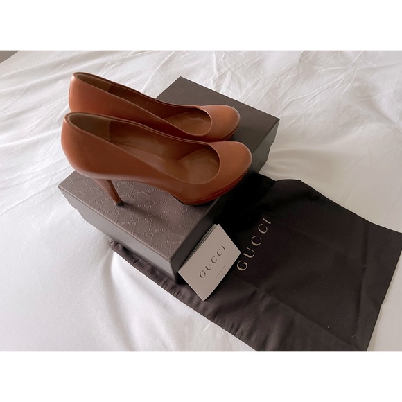 Gucci Shoes - Authentic Gucci Saddle Soft Lux Gingerbread Pumps - Size 37.5
